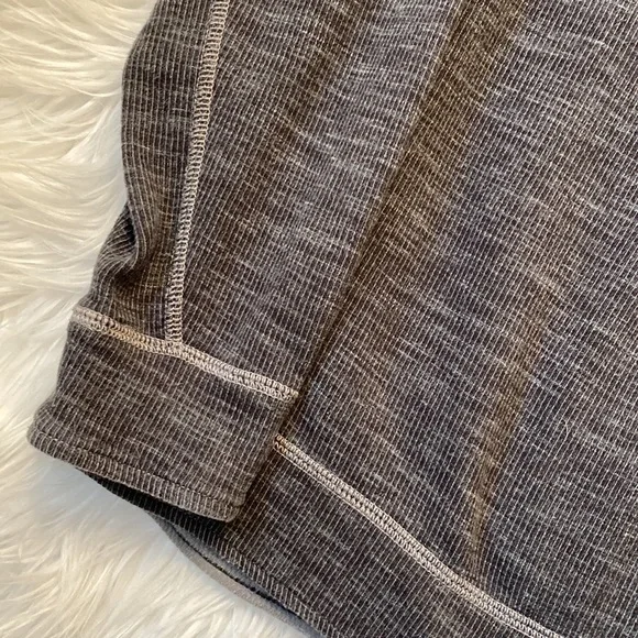 Tommy Bahamas Quarter Zip Pull Over, Size Large